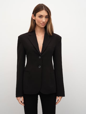 RÆRE by Lorena Rae Blazer 'Cosima' in Black: front