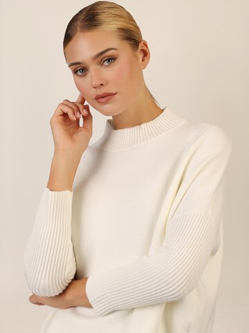 APART Sweater in White