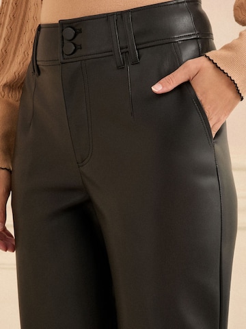 regular Pantaloni di love & roses in nero