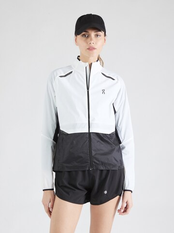 On - Chaqueta deportiva en blanco: frente