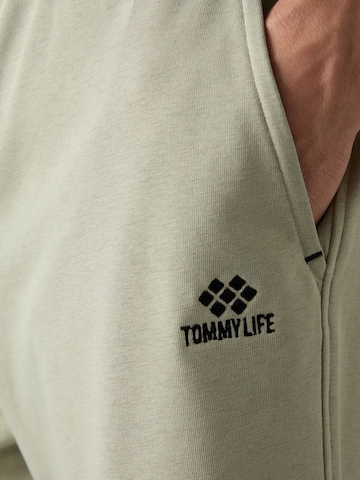 Tommy Life - Perna larga Calças cargo em verde