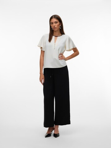 VERO MODA Pusero 'VMNIMA' värissä valkoinen