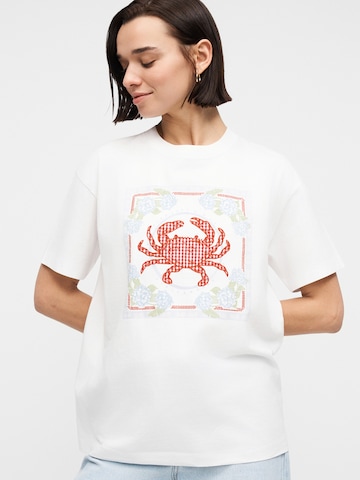 Abercrombie & Fitch Тениска 'CRAB' в бяло