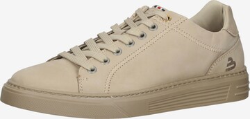 Baskets basses BULLBOXER en beige : devant