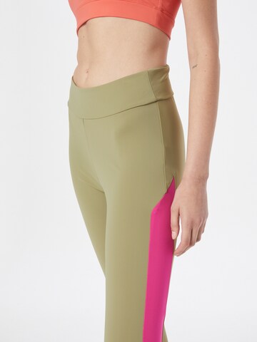 Urban Classics - Skinny Leggings em verde