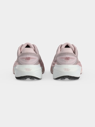 Chaussure de course 'More' new balance en rose