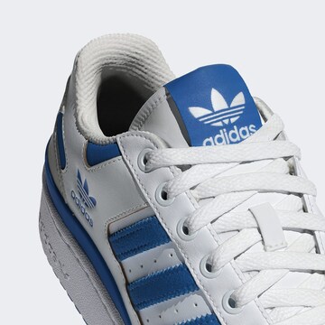 ADIDAS ORIGINALS - Zapatillas deportivas bajas 'Forum' en blanco