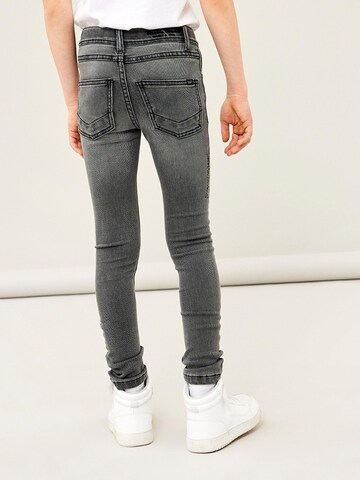 Slimfit Jeans 'Pete' di NAME IT in grigio