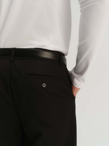 TRAPP Regular Pleat-front trousers in Black