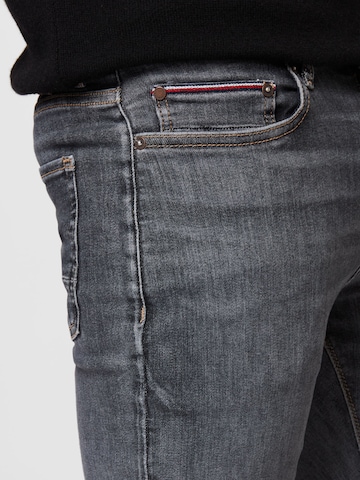 regular Jeans 'LAYTON' di TOMMY HILFIGER in grigio