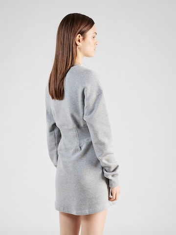 Chiara Ferragni - Vestido en gris