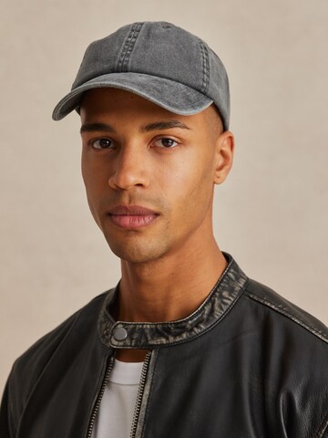 DAN FOX APPAREL Cap 'Denny' in Grau: predná strana