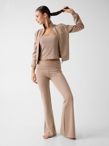 GUESS Flared Hose in Braun: Vorderseite