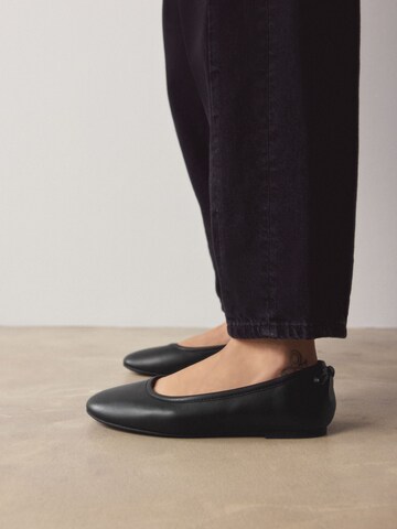 Next Ballerina 'Forever Comfort®' in Black