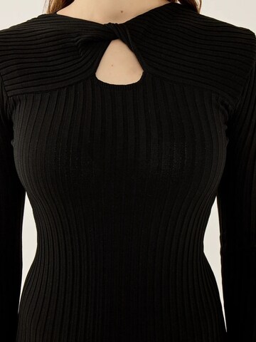 Abito in maglia di Hiccup in nero