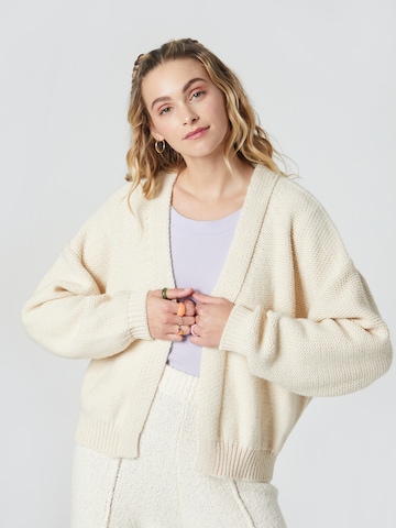 Cardigan 'Celestine' florence by mills exclusive for ABOUT YOU en beige : devant