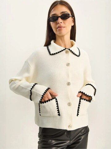 Bianco Lucci Knit cardigan in Beige