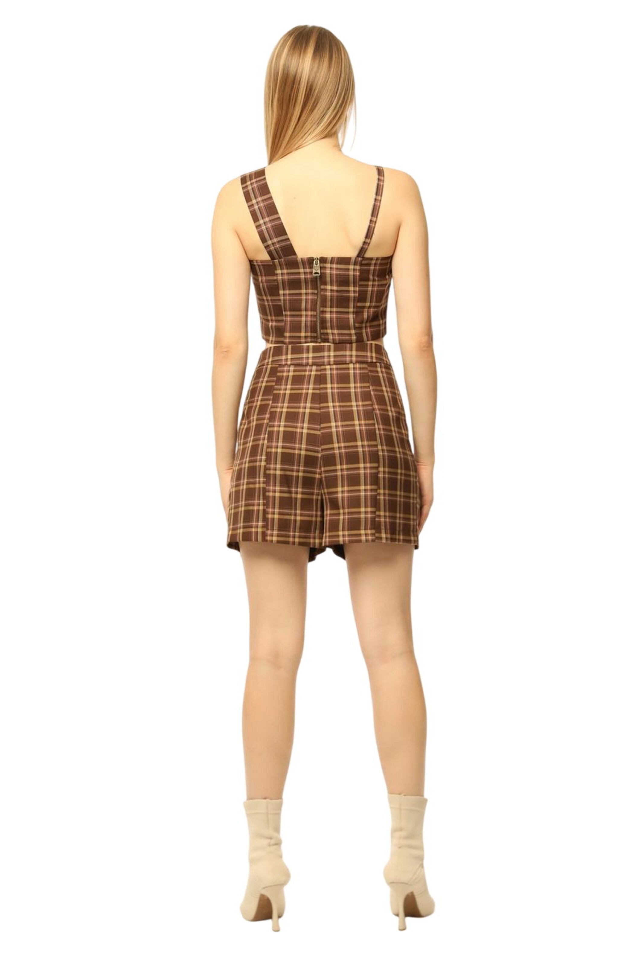 HOME STORE Regular Shorts in Braun