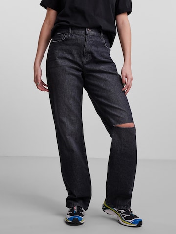 PIECES Regular Jeans 'Elan' i svart: framsida