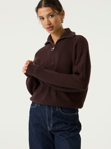 Pull-over GARCIA en marron : devant