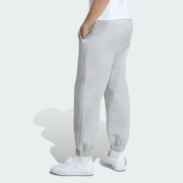 Loosefit Pantalon 'Trefoil' ADIDAS ORIGINALS en gris