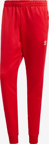 ADIDAS ORIGINALS Tapered Broek 'Adicolor Classics Sst' in Rood: voorkant