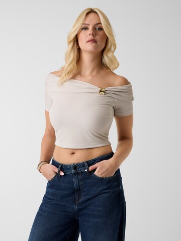 GUESS Shirt in Beige: front