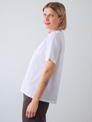 Maglia extra large di Honest Basics in bianco