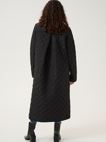 Manteau mi-saison 'Donia' CULTURE en noir