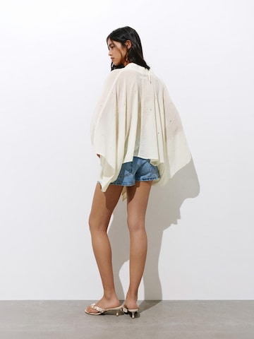 Pull&Bear Кимоно в бежово