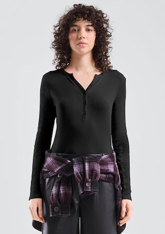 T-shirt QS en noir : devant