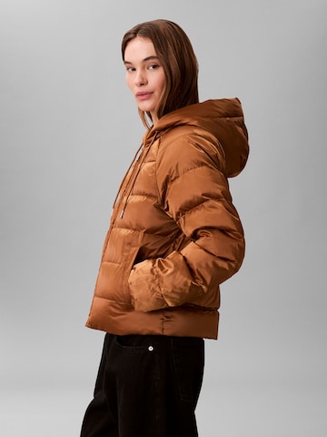 Calvin Klein Jeans Tussenjas in Bruin