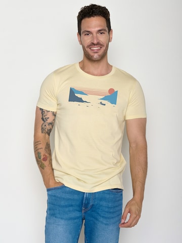 GREENBOMB T-Shirt 'Canoe Fjord Guide' in Gelb: Vorderseite