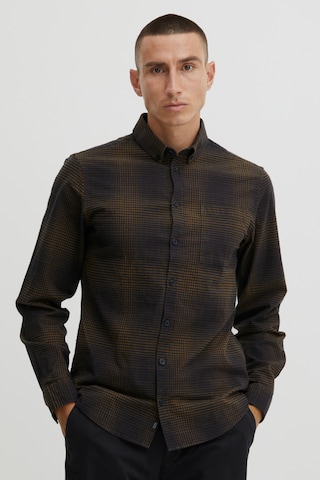 Casual Friday Regular fit Button Up Shirt in Black: front