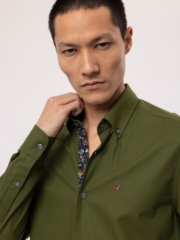 By Diess Collection - Ajuste regular Camisa en verde