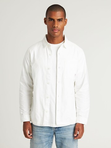 CHASIN' Regular fit Button Up Shirt 'Axel Oxford' in White: front