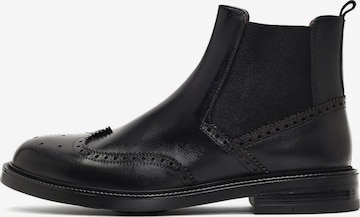 Derimod Chelsea-bootsit värissä musta: etupuoli