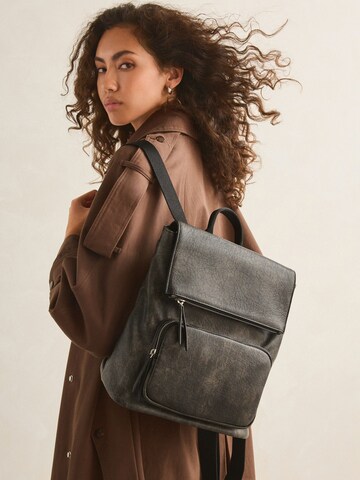 Next Rucksack in Schwarz: Vorderseite