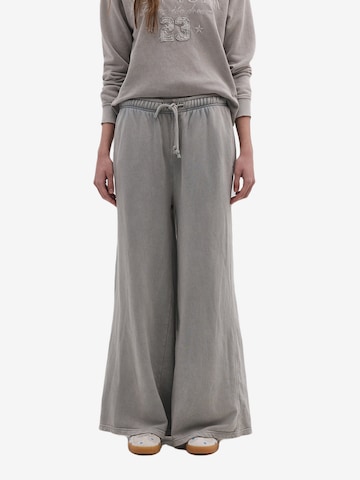 No Matter What Trousers in Grey: front