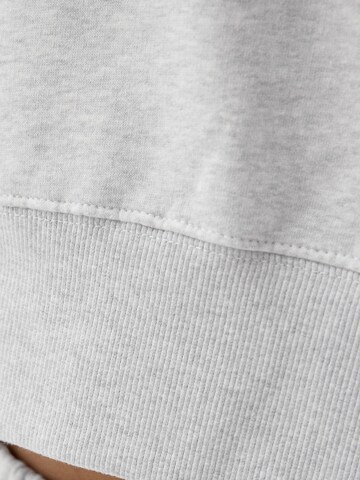Bershka Sweatshirt in Grau