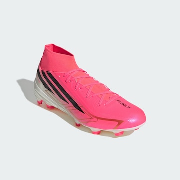 ADIDAS PERFORMANCE - Chuteira 'F50 Hyperfast League' em rosa