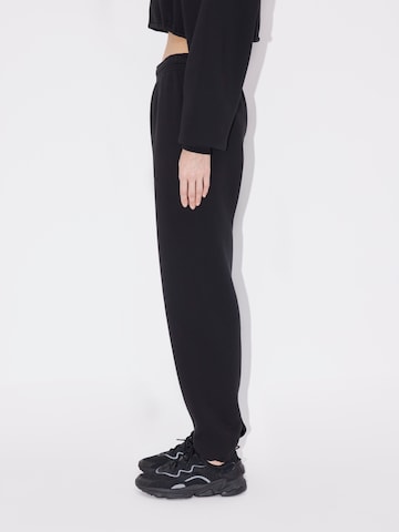 Tapered Pantaloni 'Ruby' di LeGer by Lena Gercke in nero