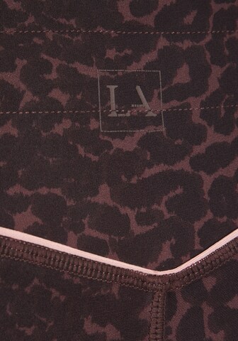 LASCANA ACTIVE Skinny Παντελόνι φόρμας σε καφέ