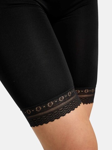 Liberte Essentiel Normální Kalhoty ' NINNA-LACE ' – černá