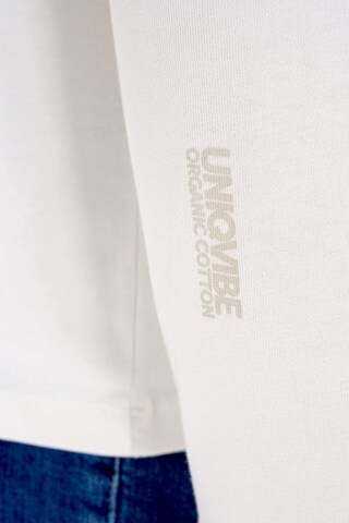 UNIQVIBE Shirt in White