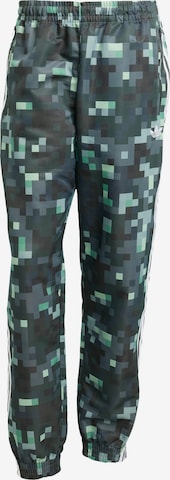 ADIDAS ORIGINALS - Tapered Pantalón deportivo 'Аdidas Originals x Minecraft' en verde: frente