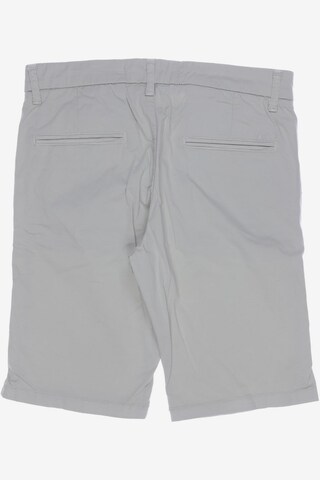 GUESS Shorts in 32 in Green