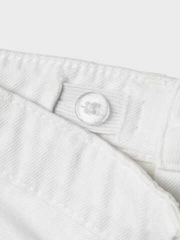 NAME IT Loosefit Jeans 'NKFROSE' i vit