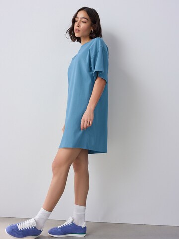 Robe Next en bleu