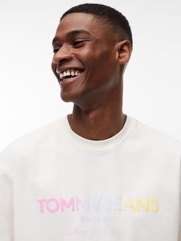 Tommy Jeans Paita 'NEW CLASSICS' värissä valkoinen